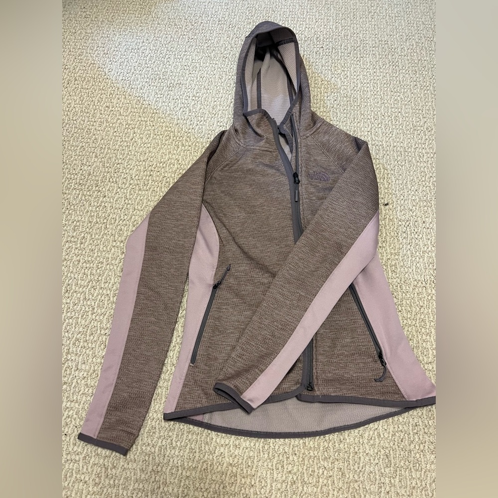 The NorthFace zipup with hood
Size S